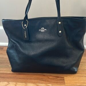 Coach black leather toat